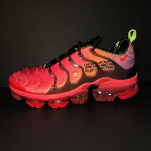 SOLD !Nike Air VaporMax Plus Laser Crimson